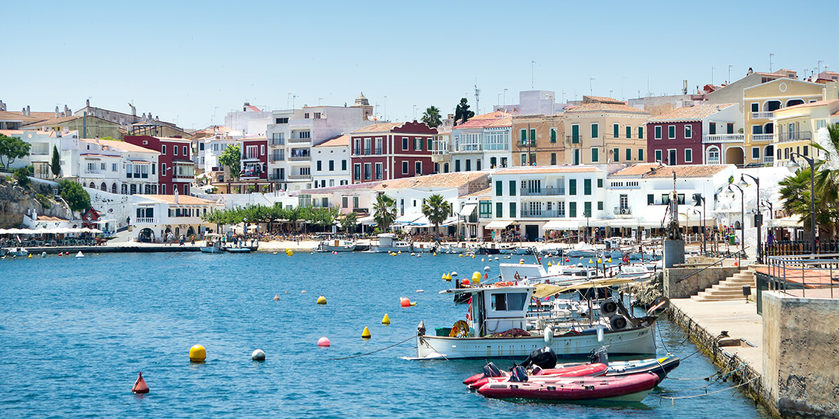 Conoce el antiguo muelle de pescadores de Cales Fonts durante tu estadía en Menorca
