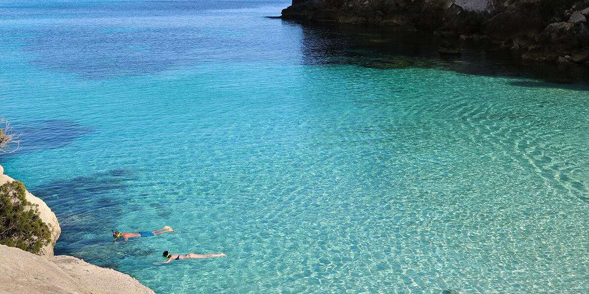 Visita Menorca en coche de alquiler en temporada baja y disfruta de la tranquilidad