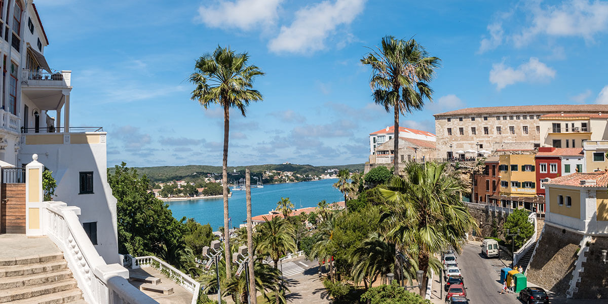 Mahón es uno de los pueblos más bonitos de Menorca