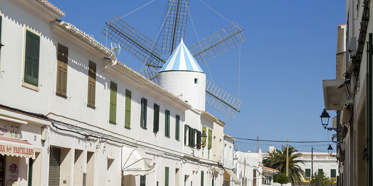 Los pueblos de Menorca, qué ver en Sant Lluis