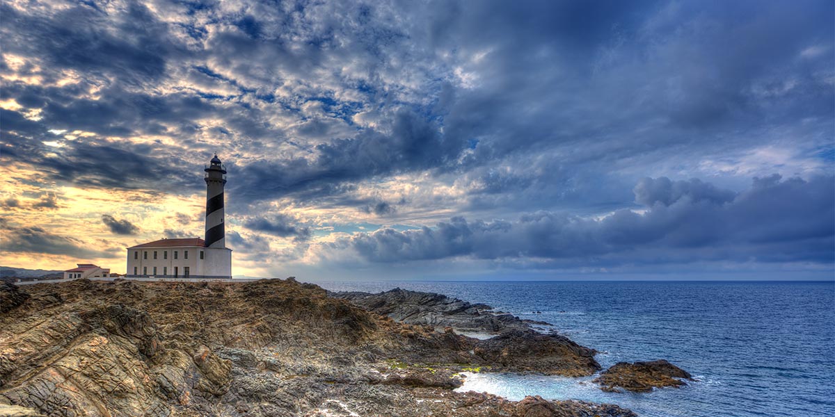 Una ruta por los faros de Menorca te llevará por los rincones más especiales y aislados de la isla