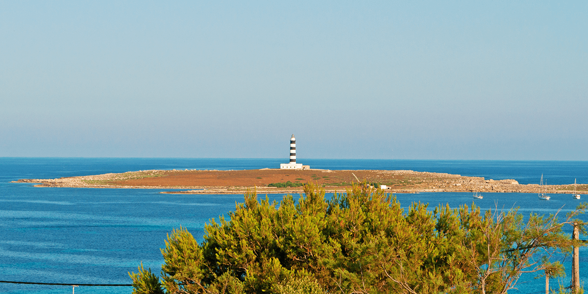 Conoce el Faro de la isla del Aire en Menorca